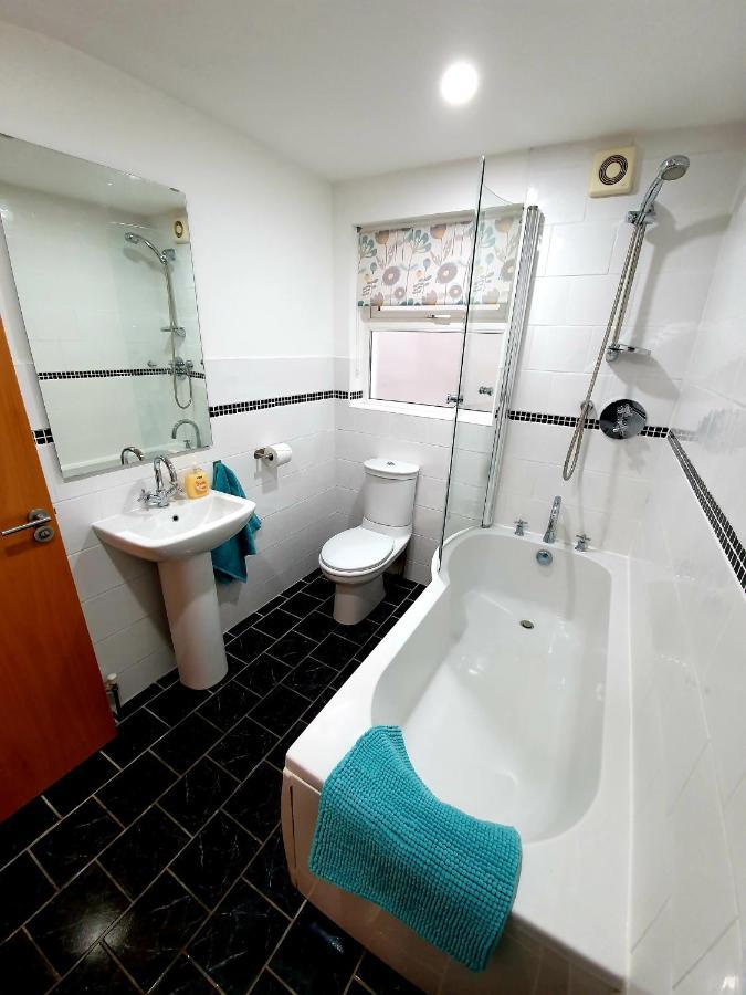 In The Heart Of Portrush - Beautiful Views Apartman Kültér fotó