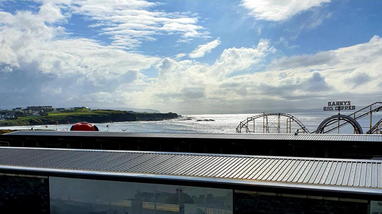 In The Heart Of Portrush - Beautiful Views Apartman Kültér fotó
