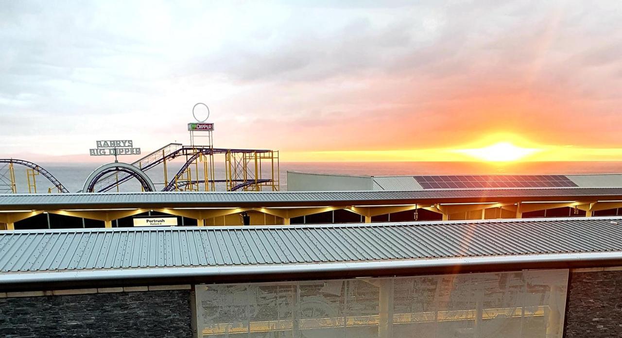 In The Heart Of Portrush - Beautiful Views Apartman Kültér fotó