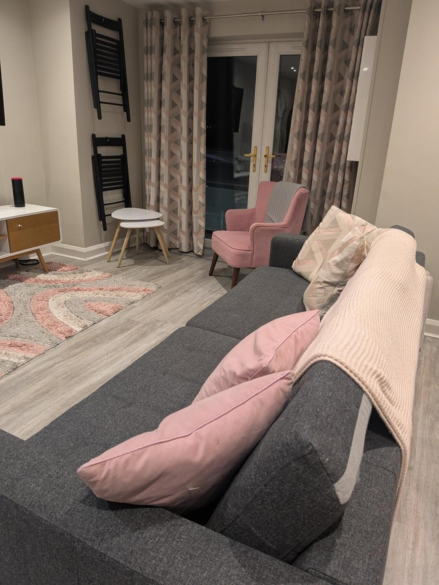 In The Heart Of Portrush - Beautiful Views Apartman Kültér fotó